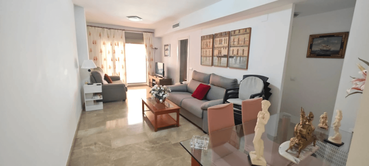 APARTAMENTO "ZONA" AVD. MIGUEL HERNANDEZ / CARRER DEL FURS / PLAZA BENIDORM