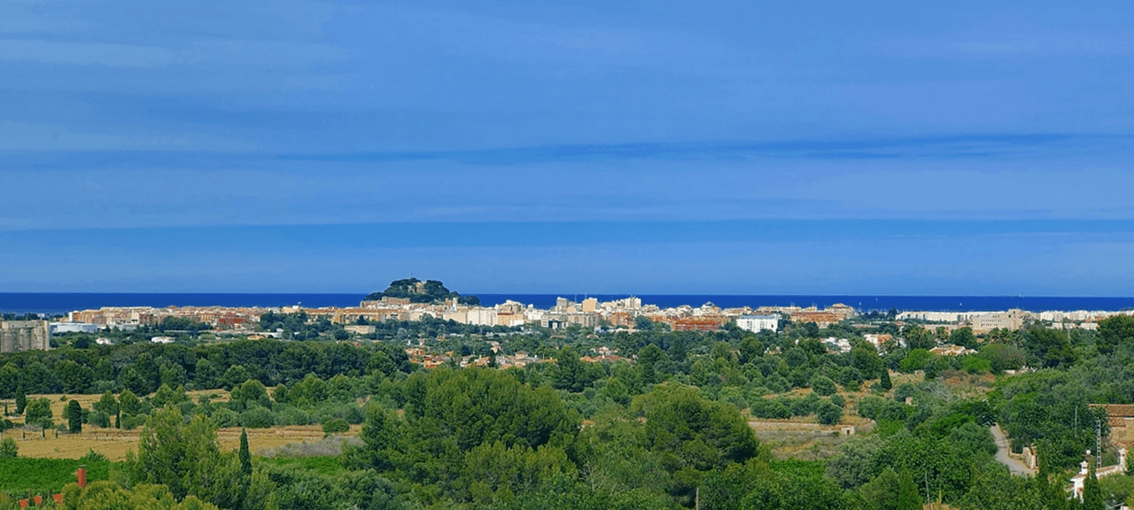 Plot in Denia with sea views