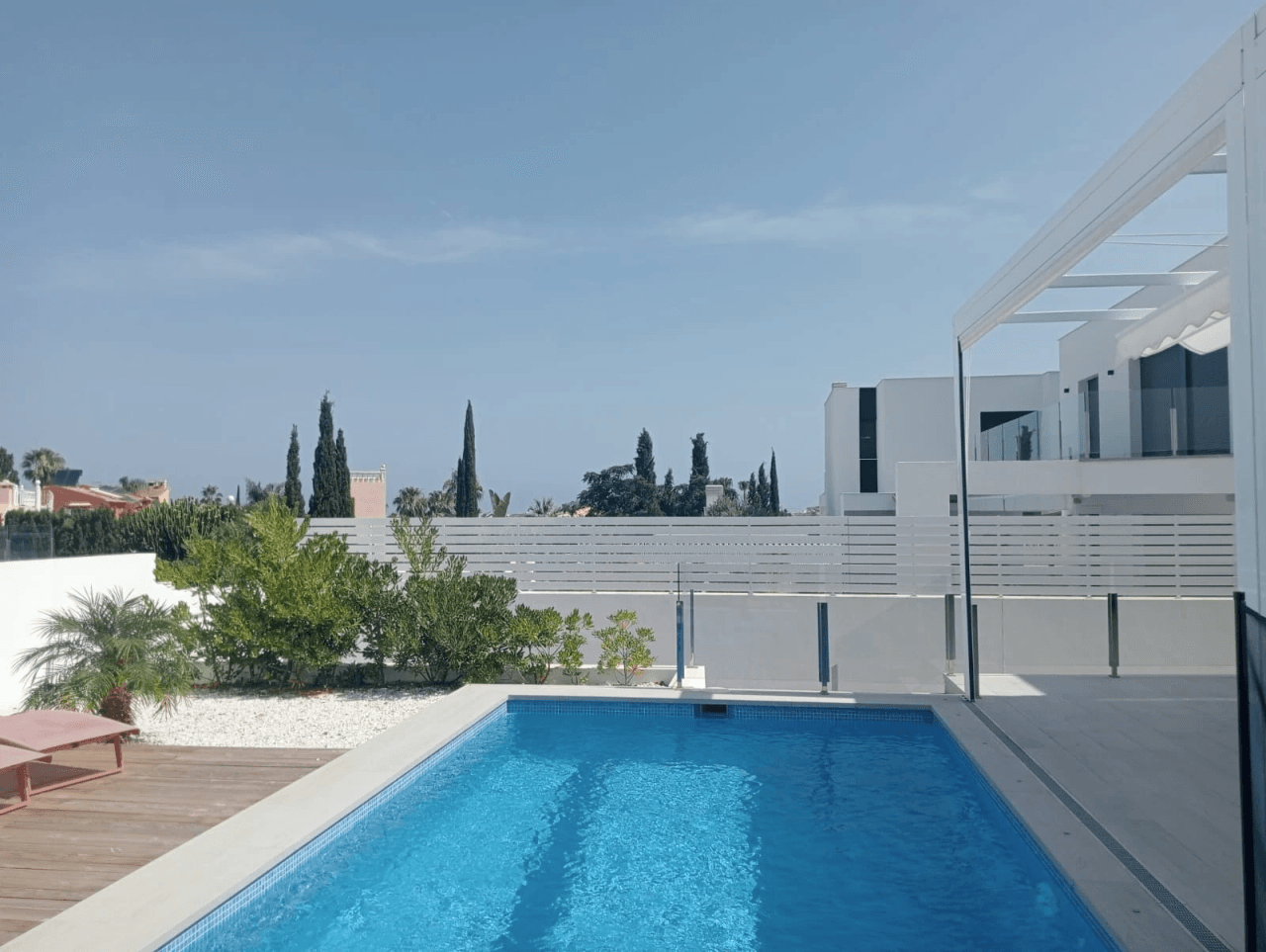 Chalet met 3 slaapkamers en zwembad in Denia.