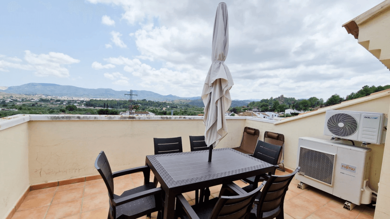 Apartamento tipo dúplex de 3 dormitorios en Jesus Pobre - Denia
