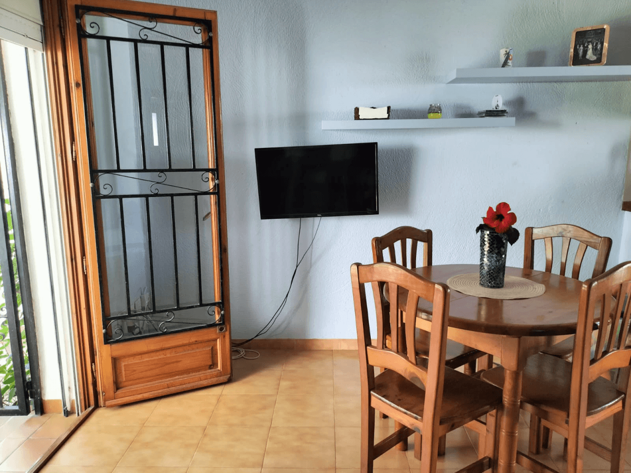 Adosado en planta baja de 1 habitación en Dénia.