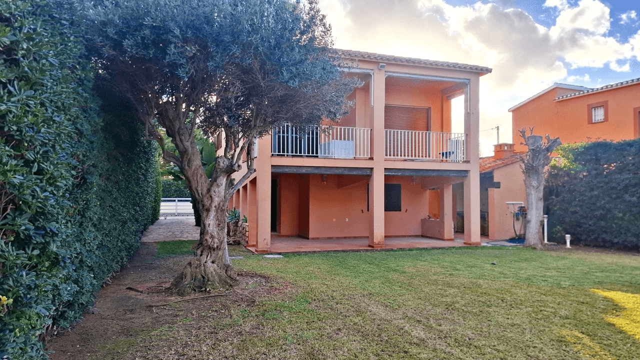 Chalet en primera línea de playa