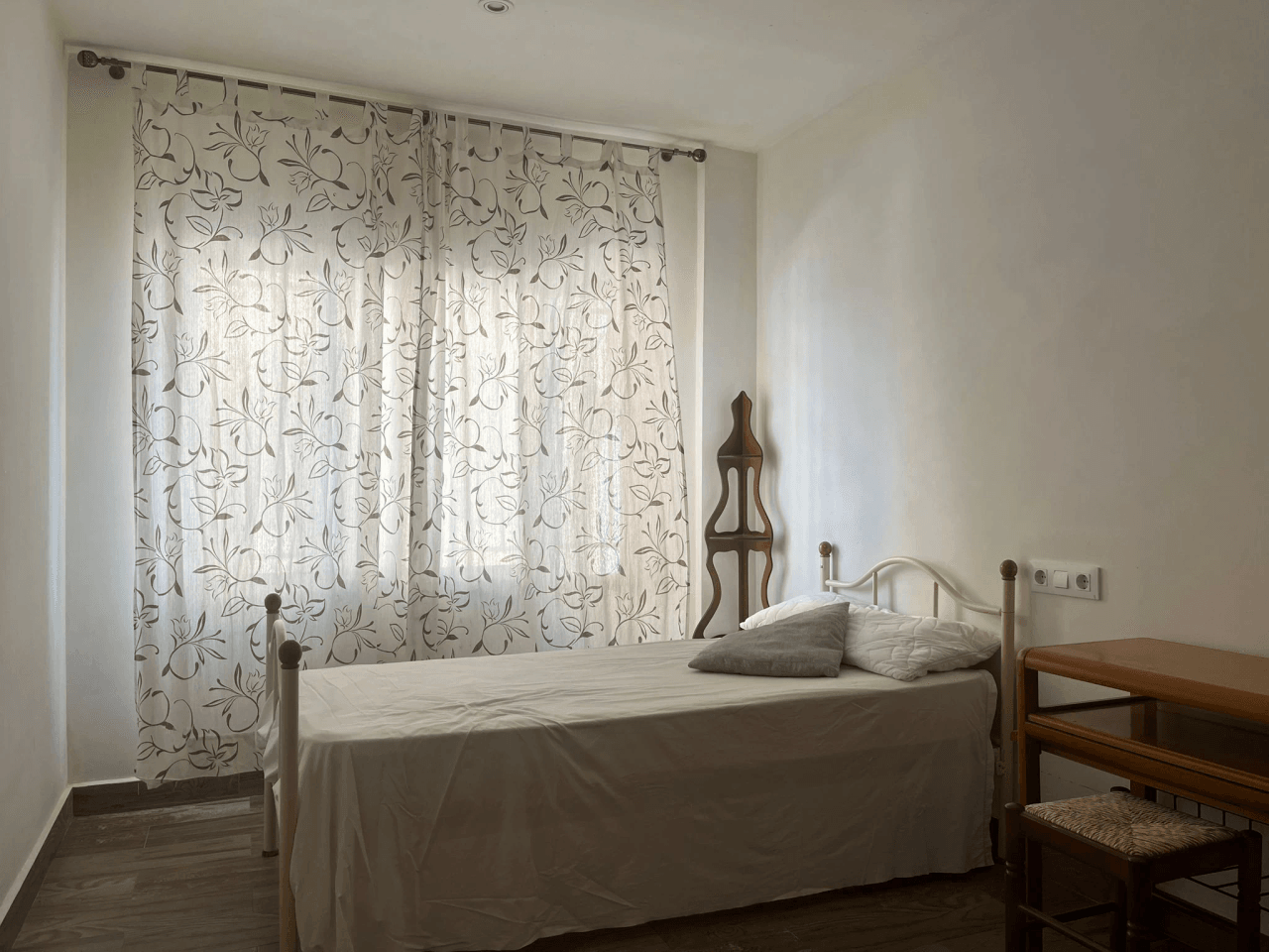 Piso en planta baja con terraza y 3 habitaciones en Orba