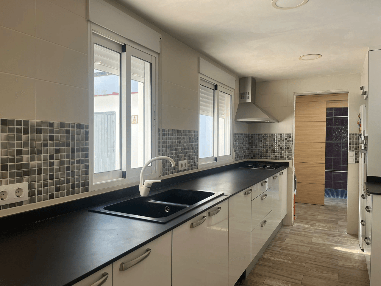 Piso en planta baja con terraza y 3 habitaciones en Orba