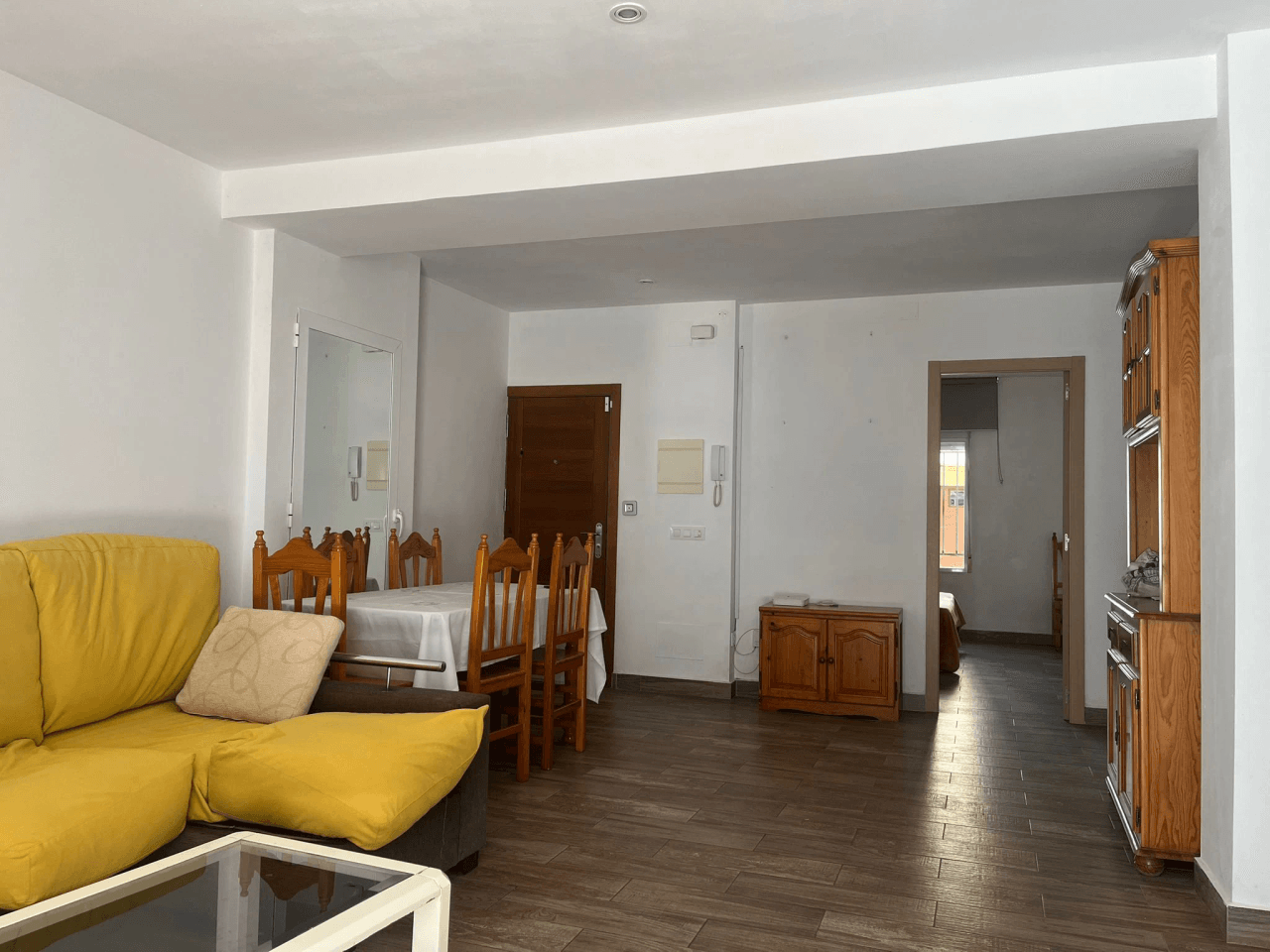 Piso en planta baja con terraza y 3 habitaciones en Orba