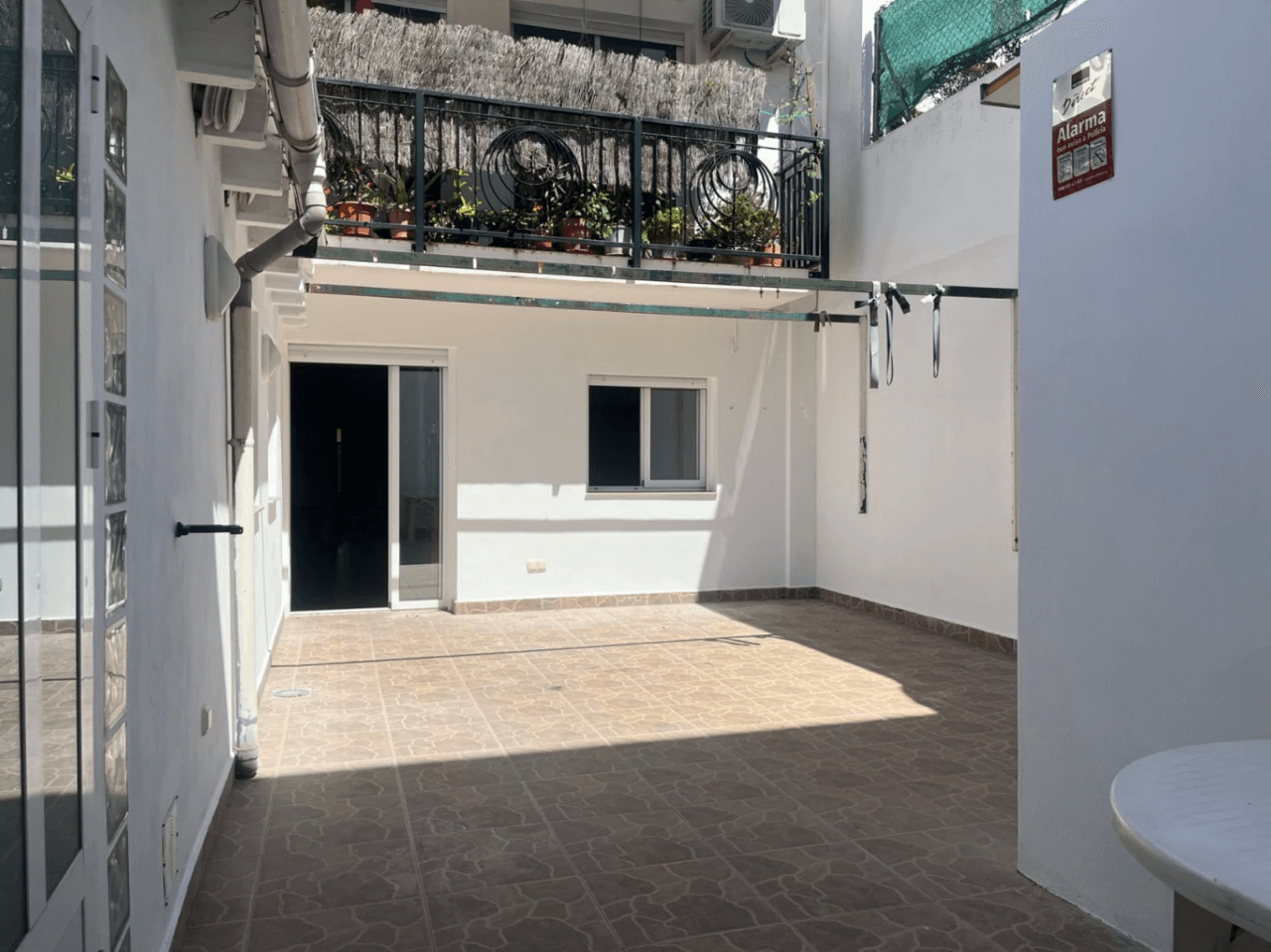Piso en planta baja con terraza y 3 habitaciones en Orba