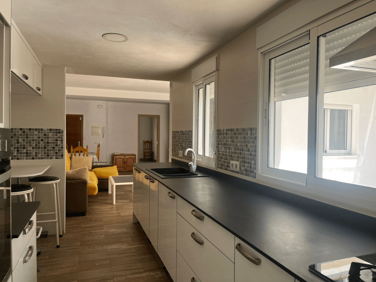 Piso en planta baja con terraza y 3 habitaciones en Orba