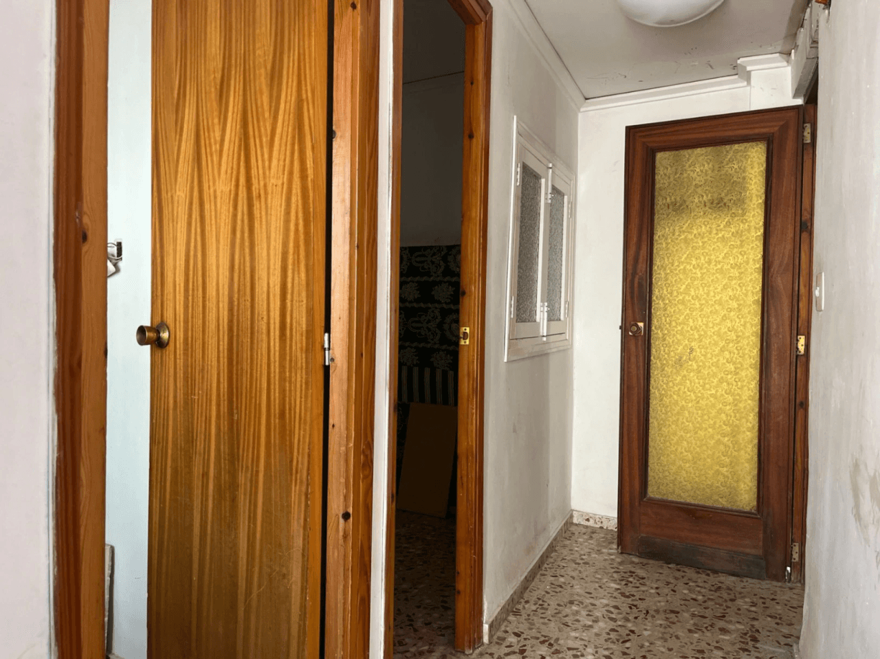 Conjunto único con casa de pueblo, nave y piso independiente con vistas a Segaria en El Verger
