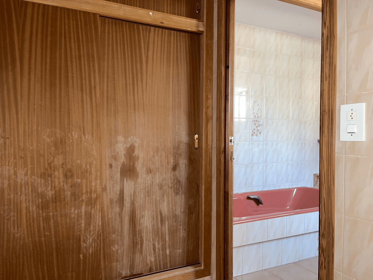 Conjunto único con casa de pueblo, nave y piso independiente con vistas a Segaria en El Verger