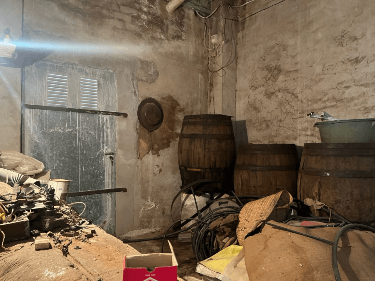 Conjunto único con casa de pueblo, nave y piso independiente con vistas a Segaria en El Verger
