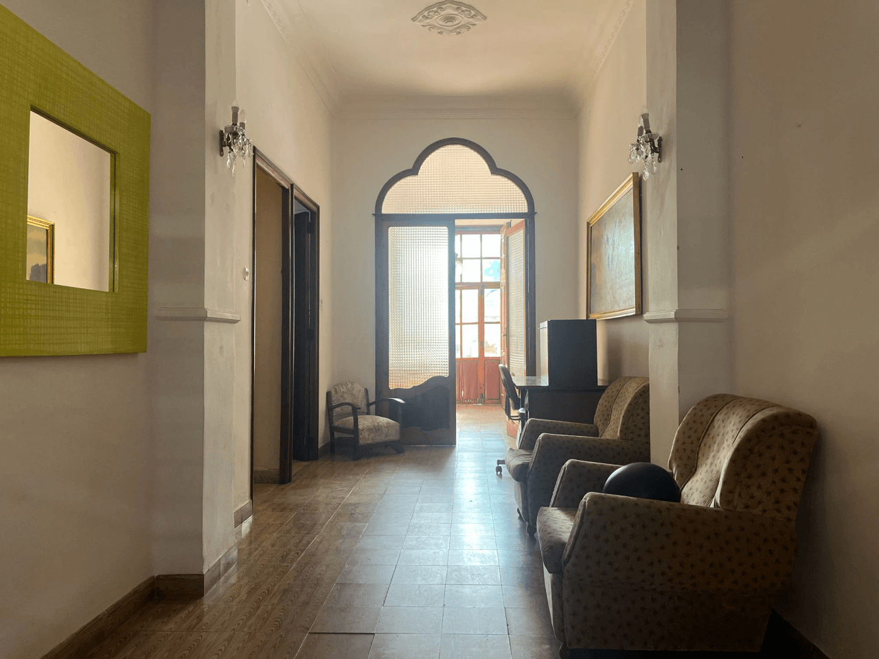 Conjunto único con casa de pueblo, nave y piso independiente con vistas a Segaria en El Verger