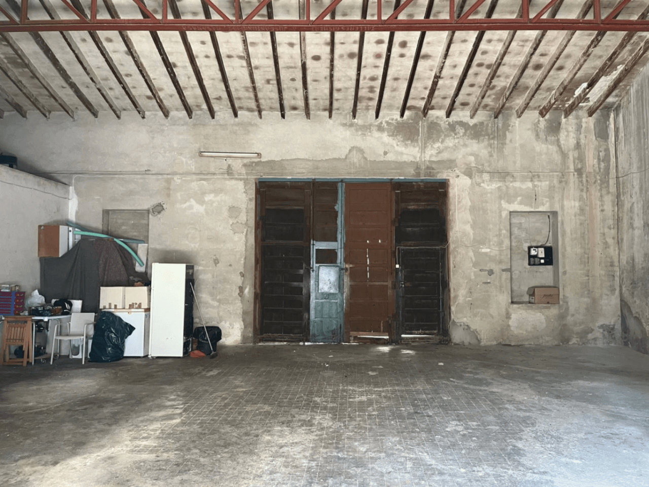 Conjunto único con casa de pueblo, nave y piso independiente con vistas a Segaria en El Verger