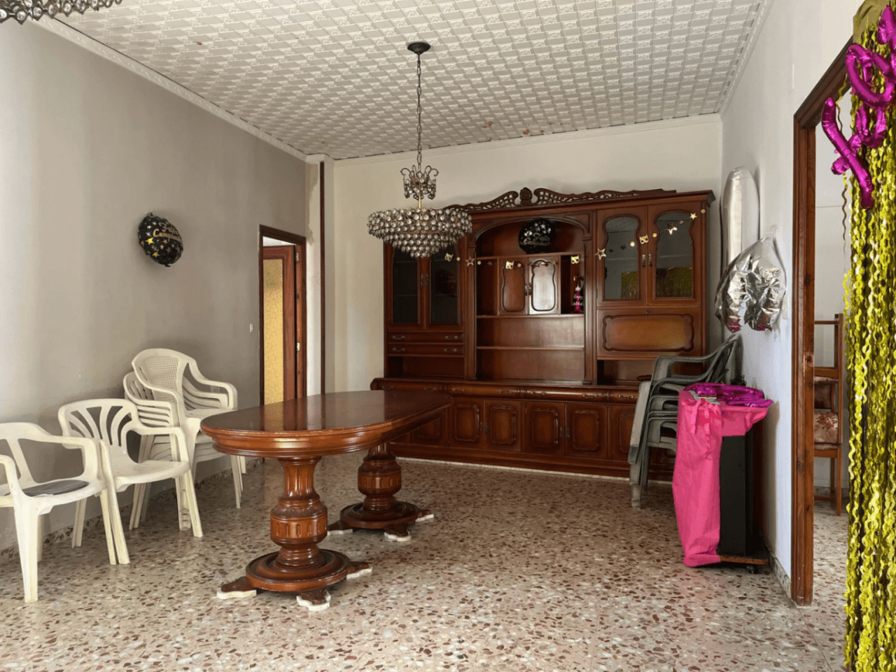 Conjunto único con casa de pueblo, nave y piso independiente con vistas a Segaria en El Verger