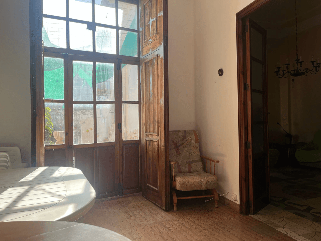 Conjunto único con casa de pueblo, nave y piso independiente con vistas a Segaria en El Verger