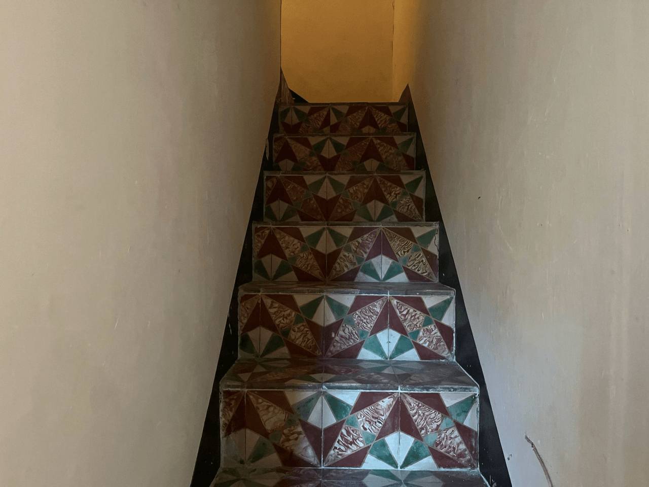Conjunto único con casa de pueblo, nave y piso independiente con vistas a Segaria en El Verger