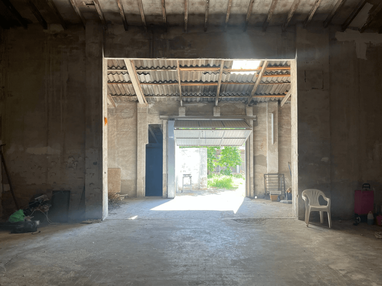 Conjunto único con casa de pueblo, nave y piso independiente con vistas a Segaria en El Verger