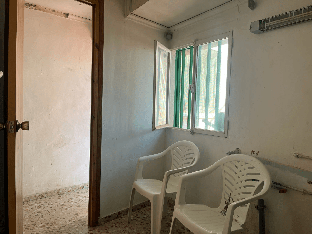 Conjunto único con casa de pueblo, nave y piso independiente con vistas a Segaria en El Verger