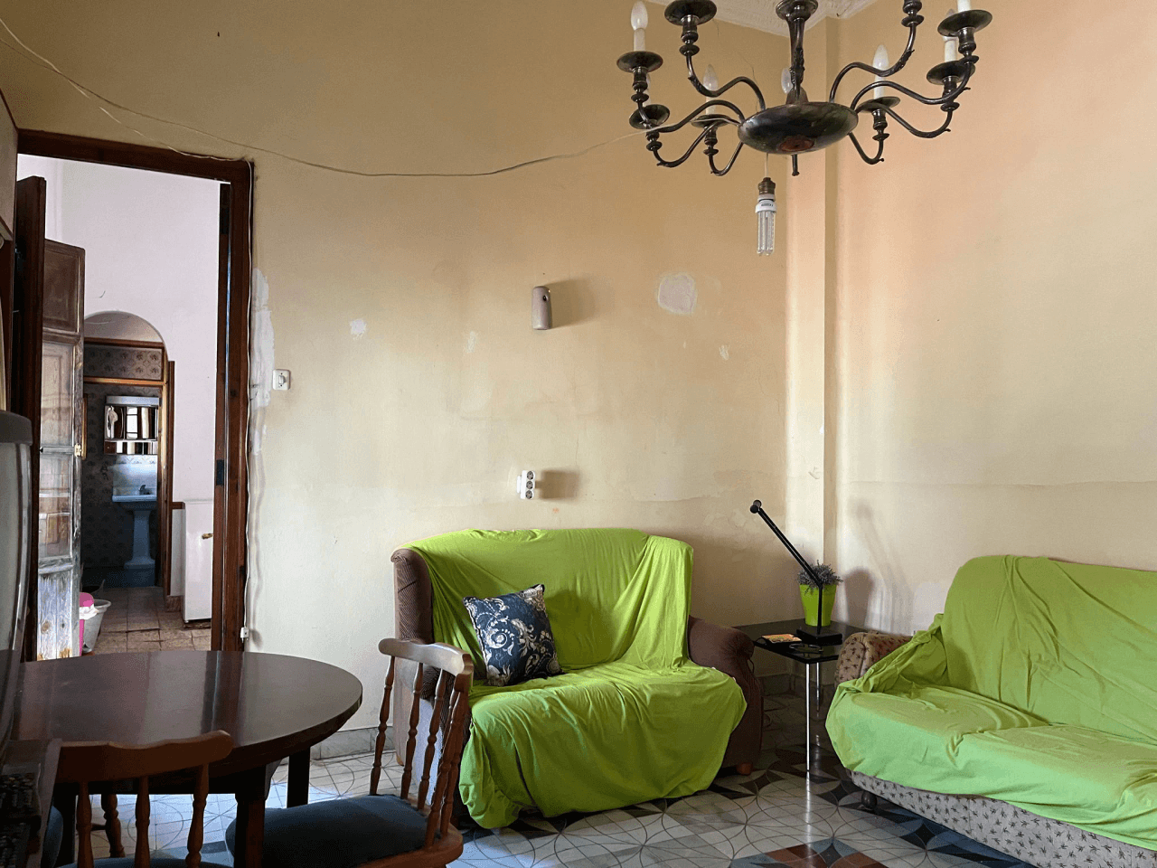Conjunto único con casa de pueblo, nave y piso independiente con vistas a Segaria en El Verger