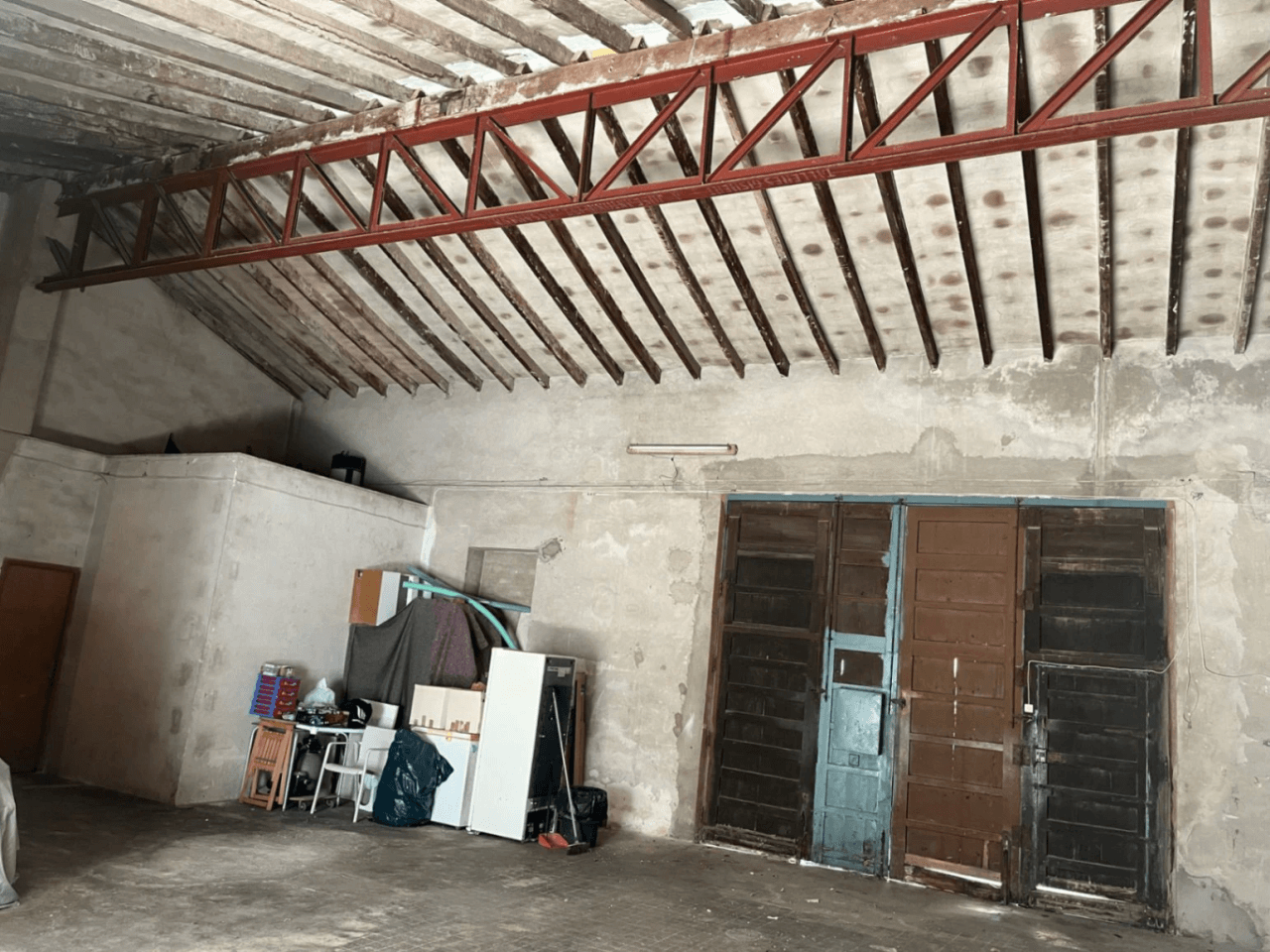 Conjunto único con casa de pueblo, nave y piso independiente con vistas a Segaria en El Verger