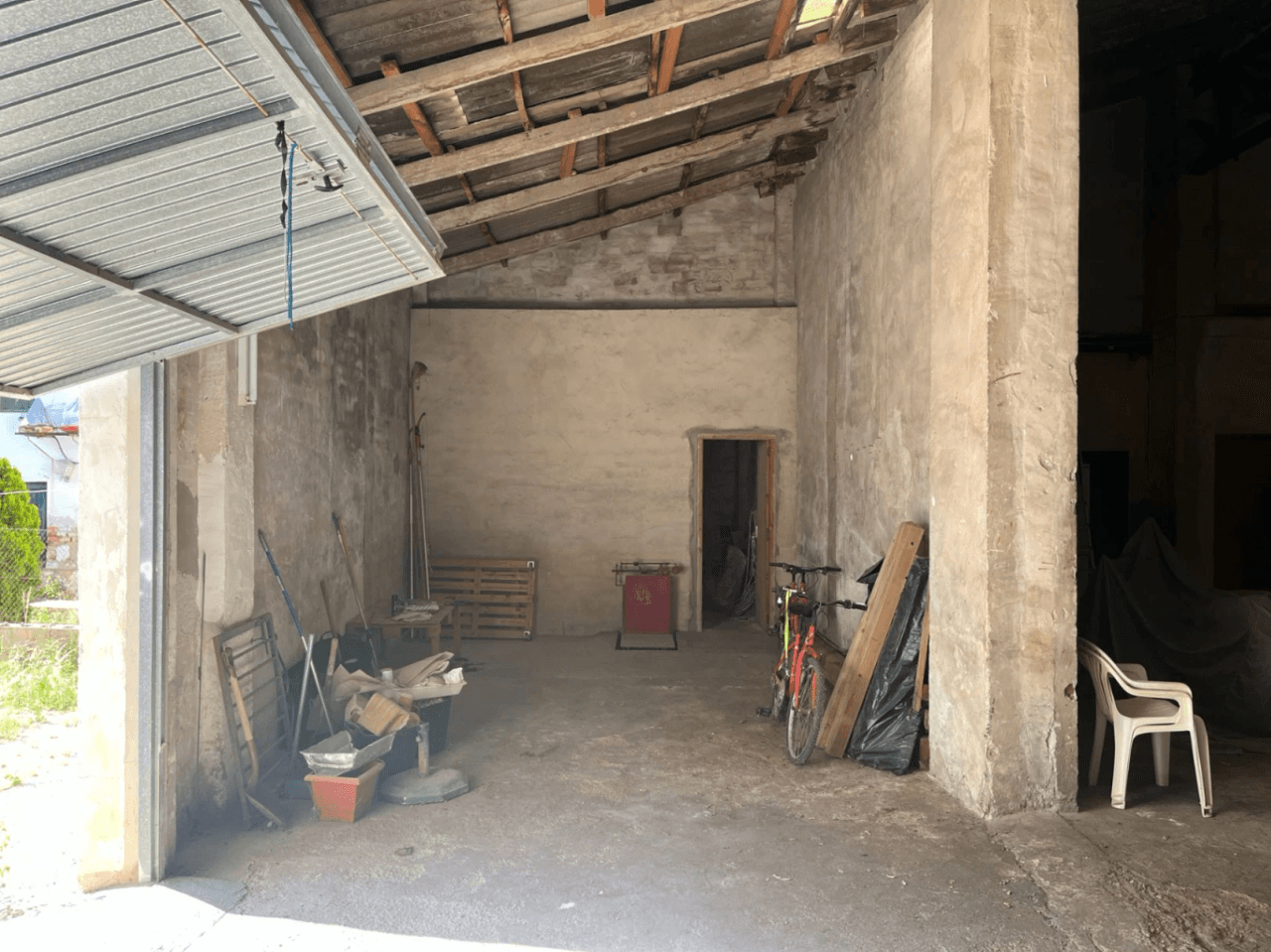 Conjunto único con casa de pueblo, nave y piso independiente con vistas a Segaria en El Verger