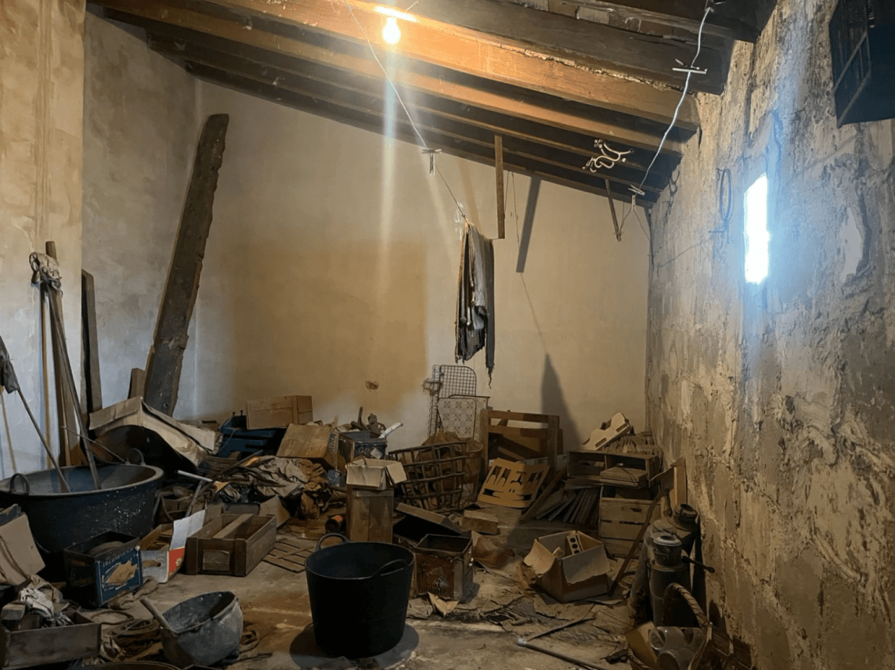 Conjunto único con casa de pueblo, nave y piso independiente con vistas a Segaria en El Verger