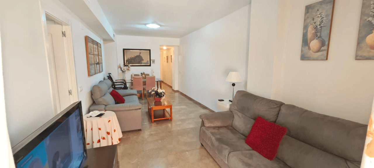 APARTAMENTO en la PLAZA en Plaza BENIDORM esquina/Avd. Miguel Hernandez