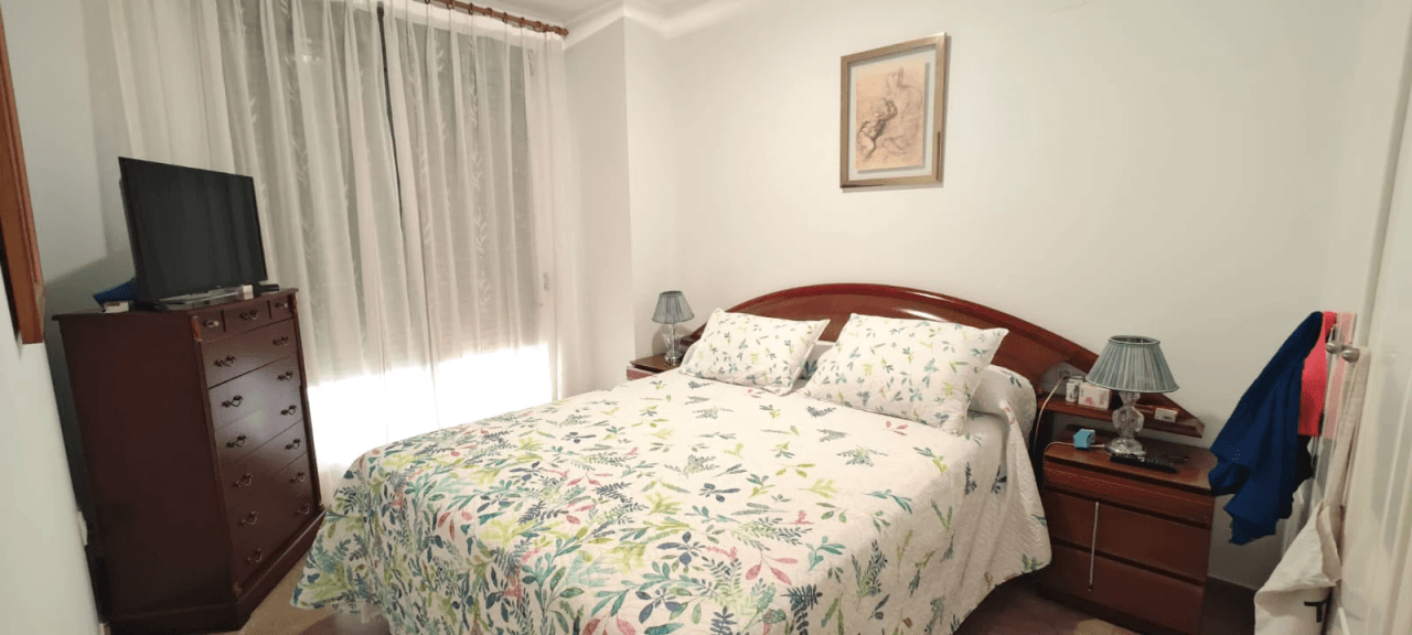 APARTAMENTO en la PLAZA en Plaza BENIDORM esquina/Avd. Miguel Hernandez
