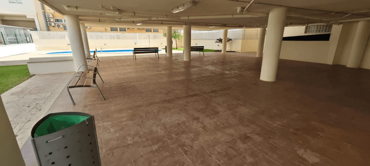 APARTAMENTO en la PLAZA en Plaza BENIDORM esquina/Avd. Miguel Hernandez