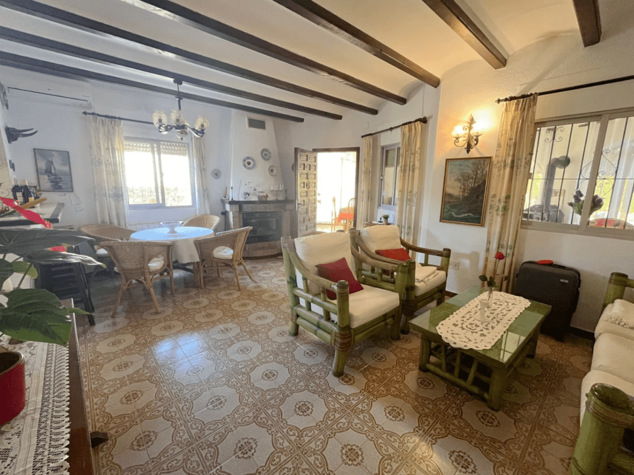 Chalet de 4 dormitorios y piscina en Els Poblets