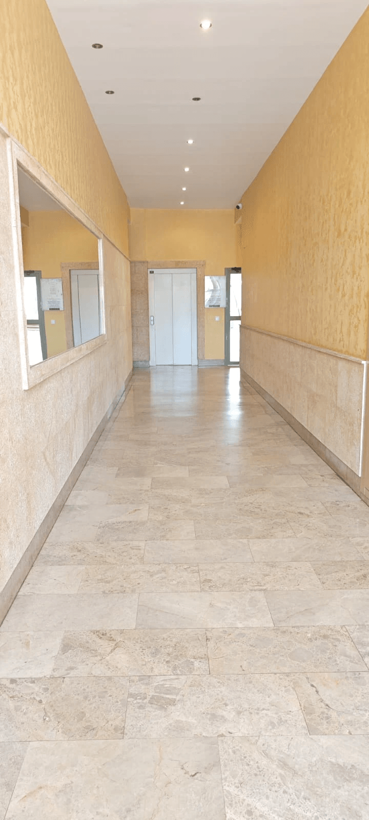 APARTAMENTO en la PLAZA en Plaza BENIDORM esquina/Avd. Miguel Hernandez