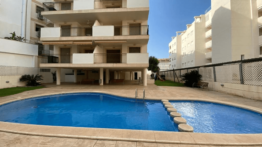 APARTAMENTO en la PLAZA en Plaza BENIDORM esquina/Avd. Miguel Hernandez