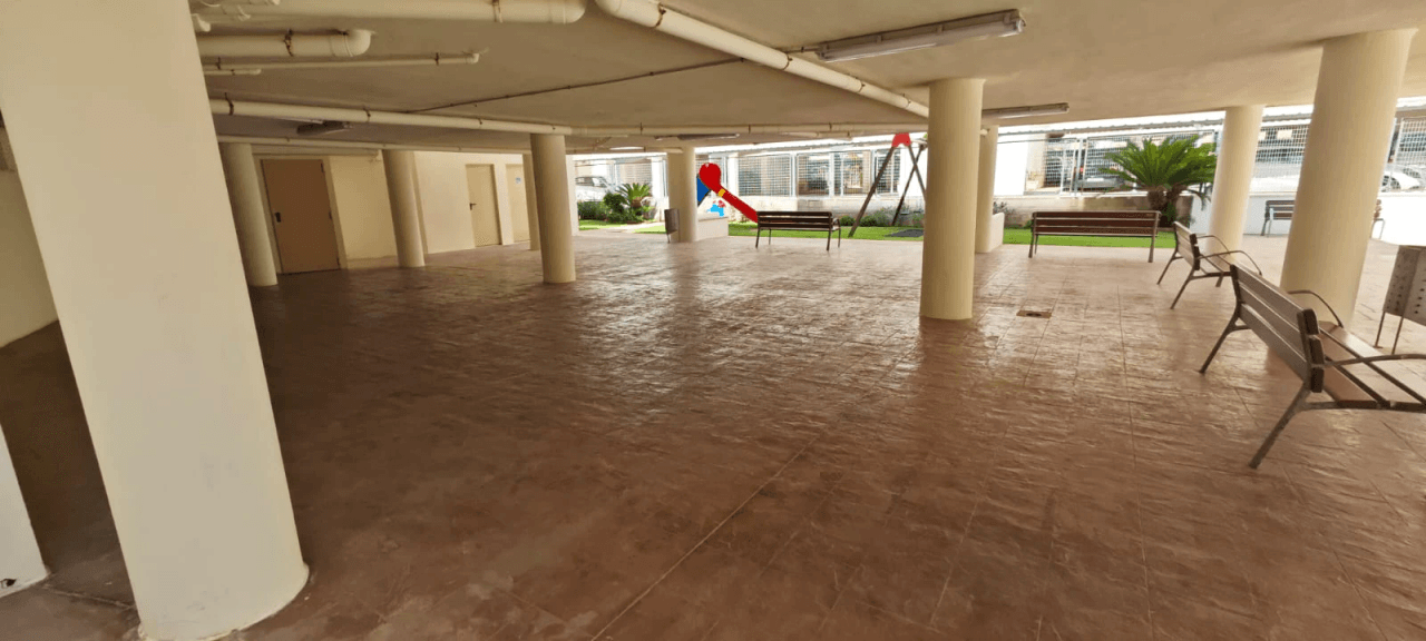 APARTAMENTO en la PLAZA en Plaza BENIDORM esquina/Avd. Miguel Hernandez