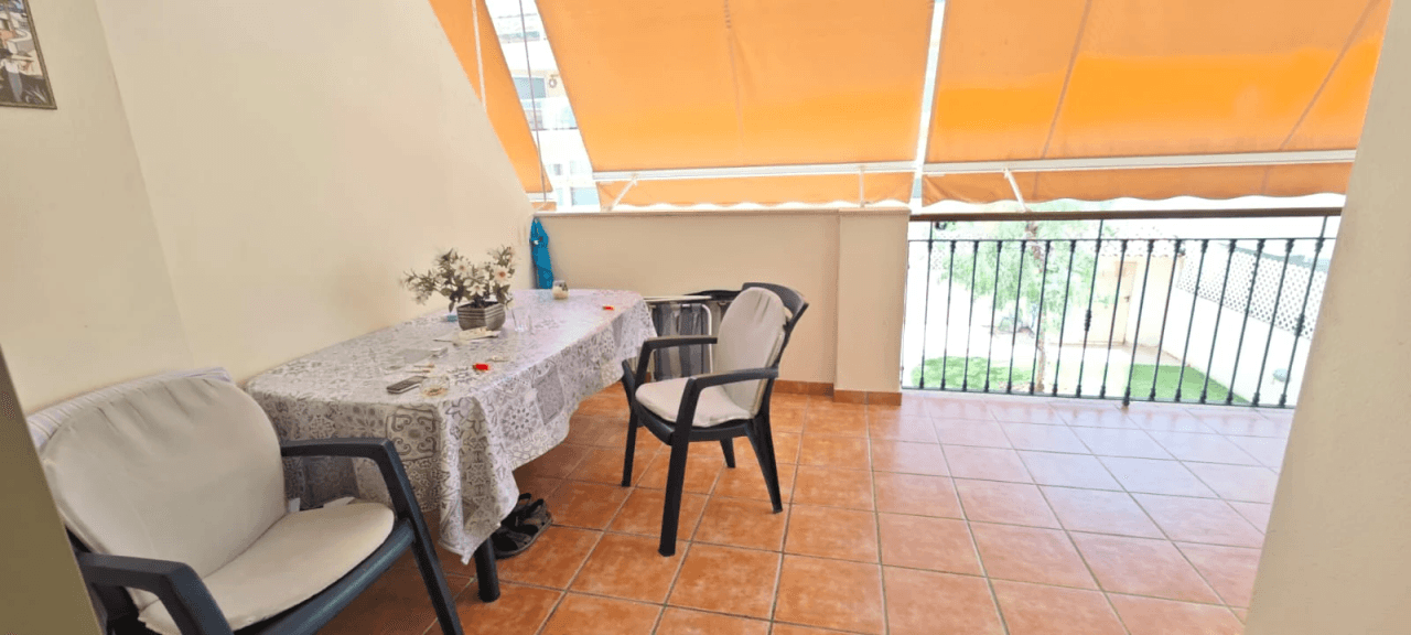 APARTAMENTO en la PLAZA en Plaza BENIDORM esquina/Avd. Miguel Hernandez