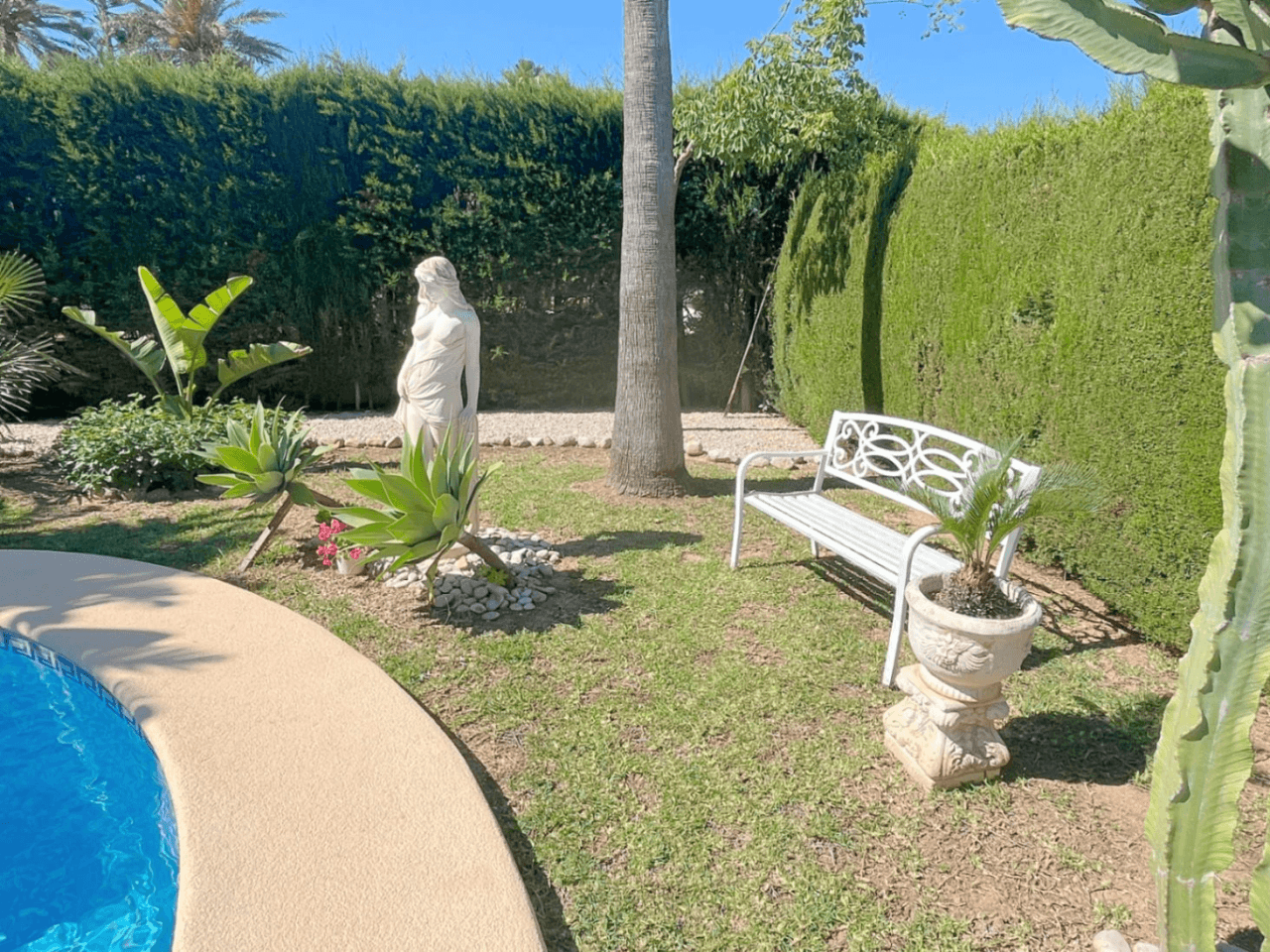 Chalet de 4 dormitorios y piscina en Els Poblets