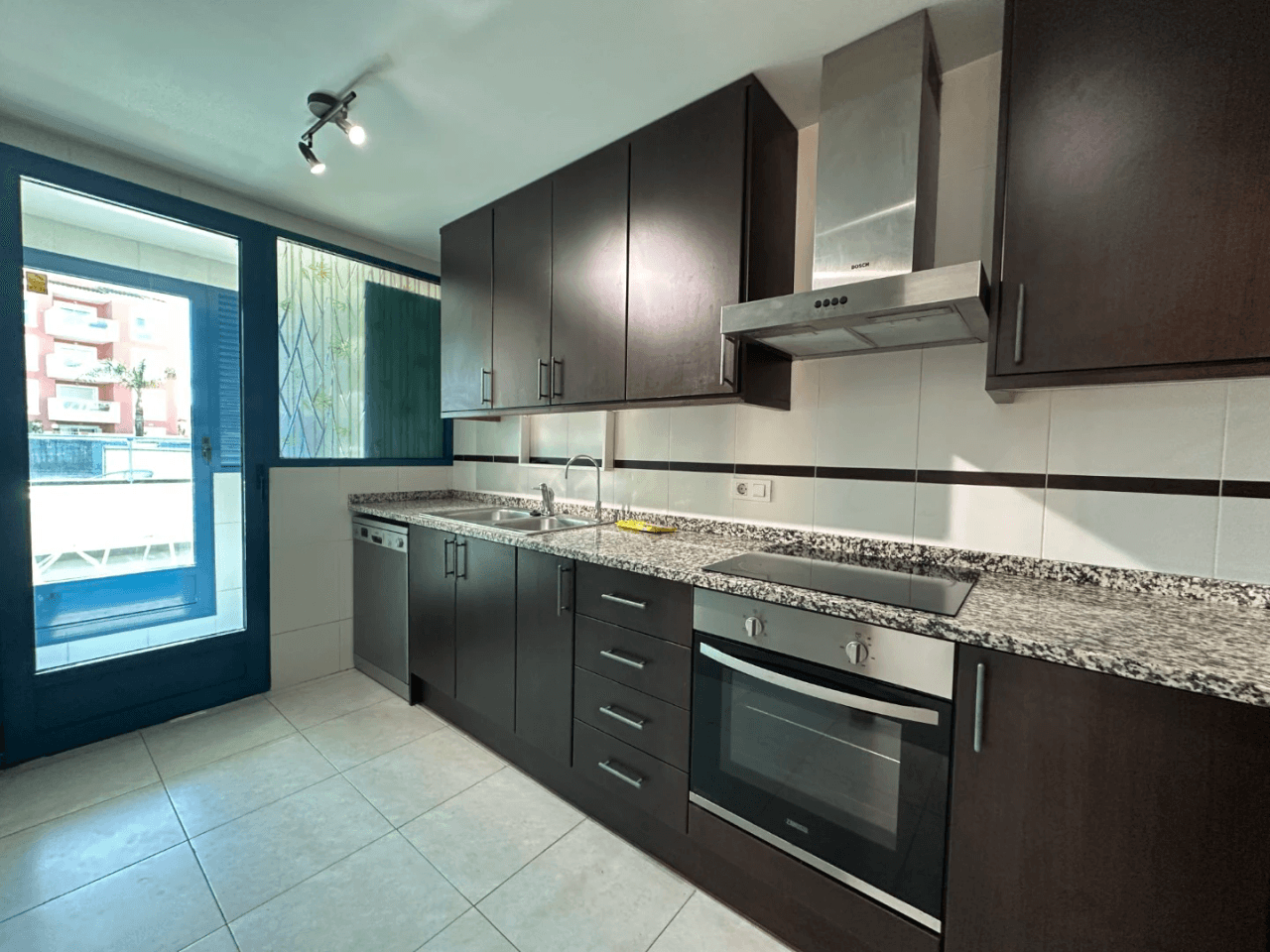 Apartamento en venta de 3 habitaciones en Denia, Alicante.