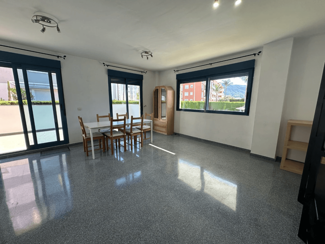 Apartamento en venta de 3 habitaciones en Denia, Alicante.