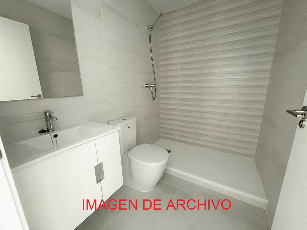 Adosado con parcela privada de 2 dormitorios obra nueva con piscina comunitaria
