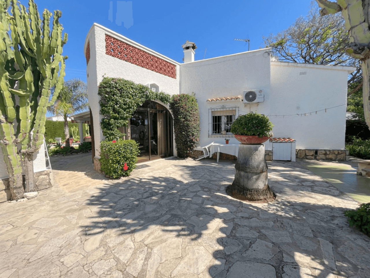 Chalet  de 4 dormitorios y piscina en Els Poblets