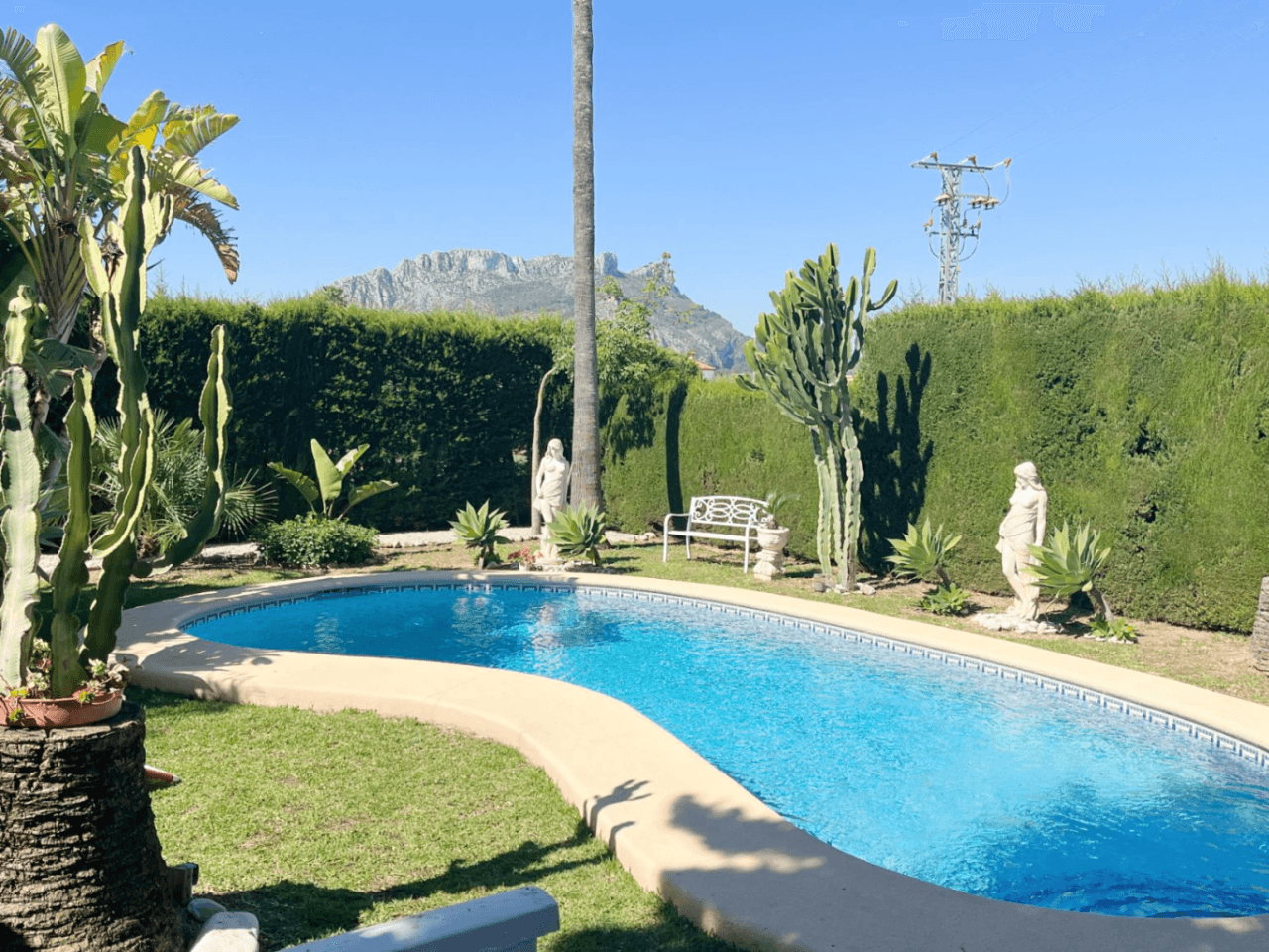 Chalet  de 4 dormitorios y piscina en Els Poblets