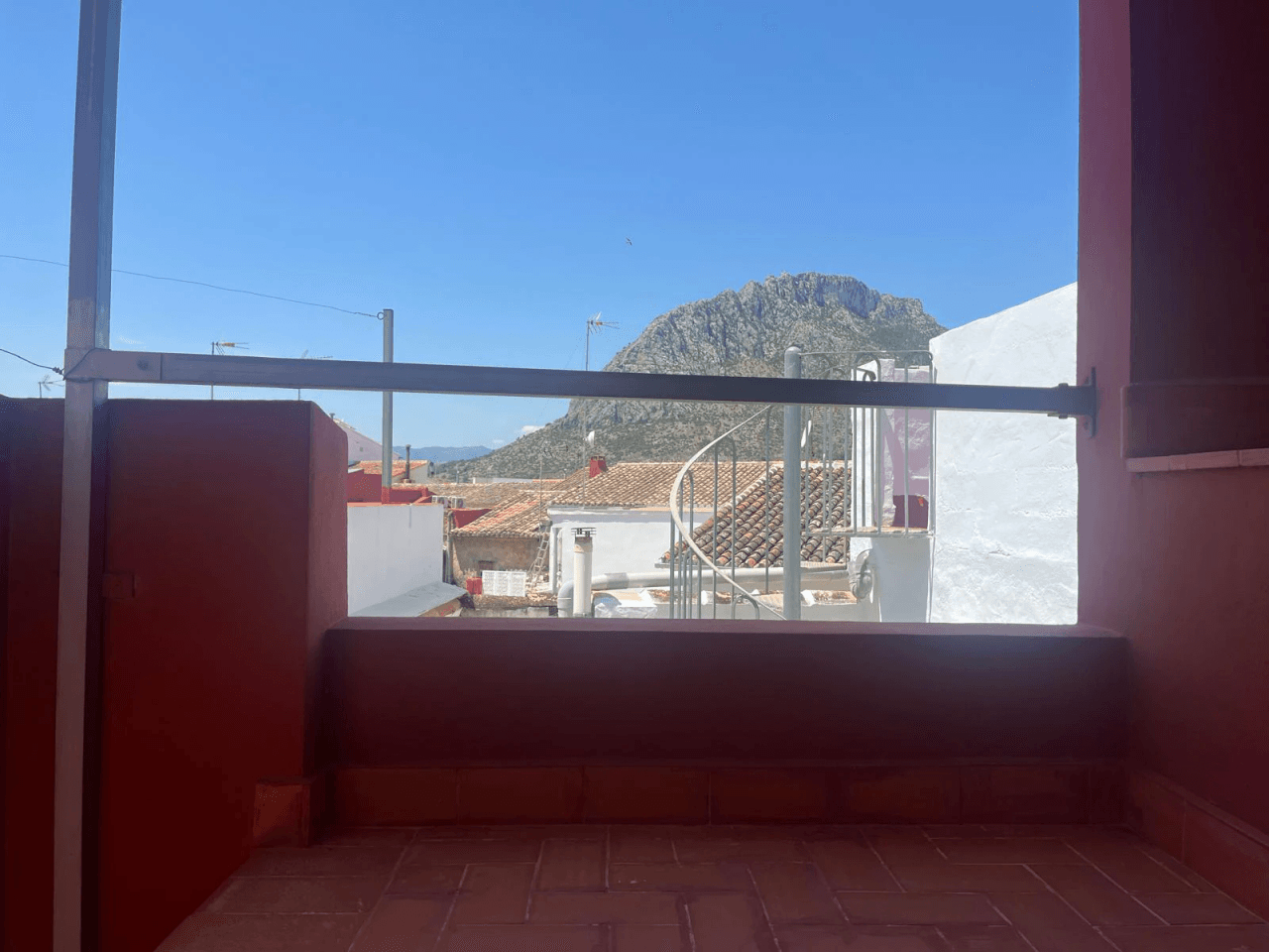 Casa reformada en el centro de El Vergel con terraza y vistas al Monte de Segaria