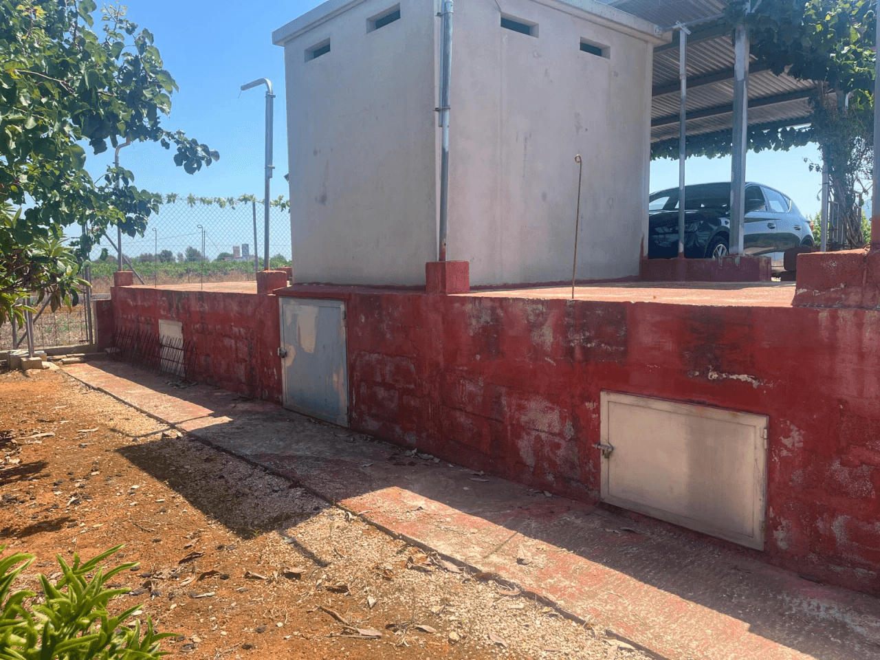 Terreno rústico en El Vergel con cultivos, agua de riego y parcela vallada