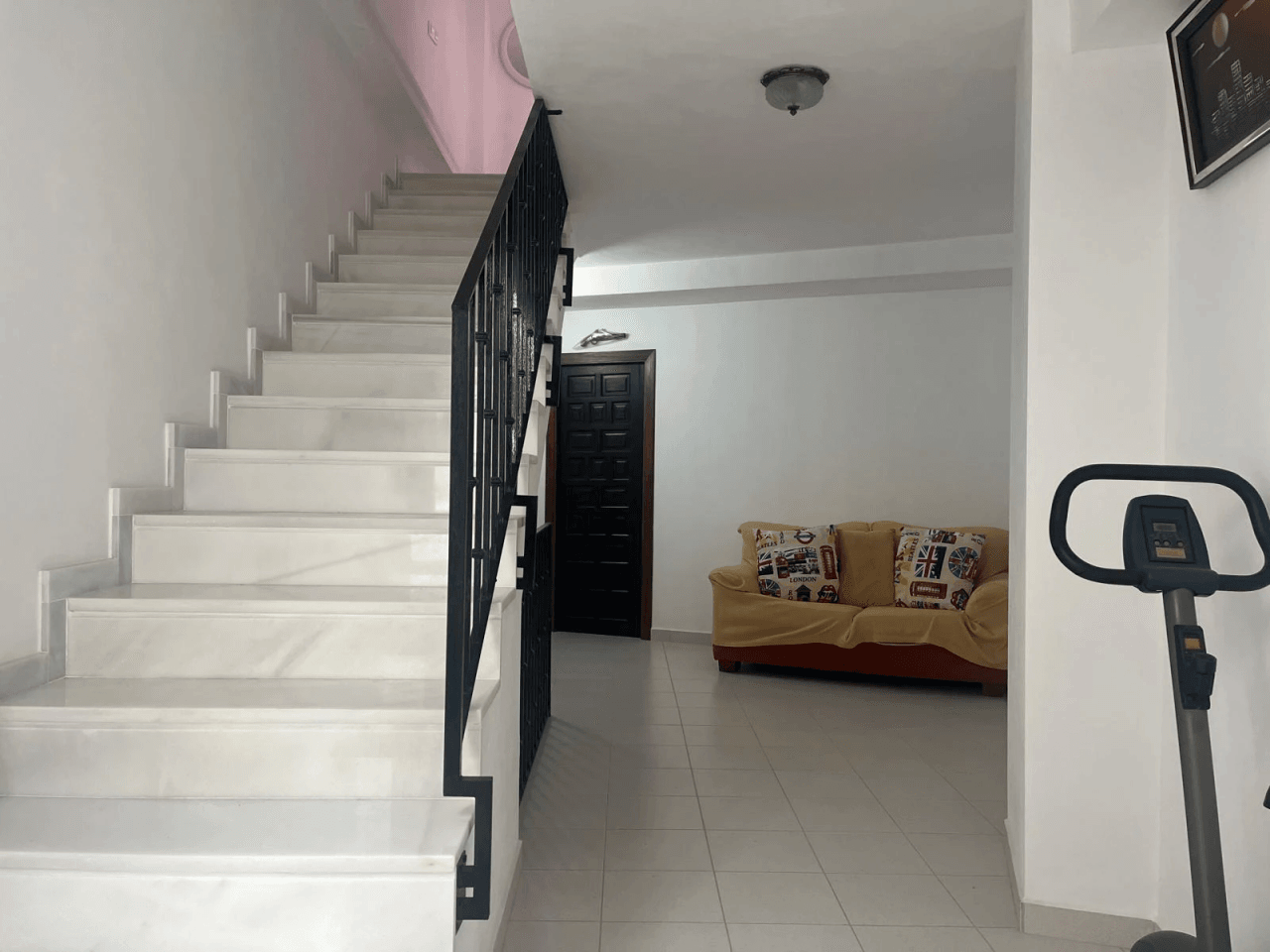 Casa reformada en el centro de El Vergel con terraza y vistas al Monte de Segaria