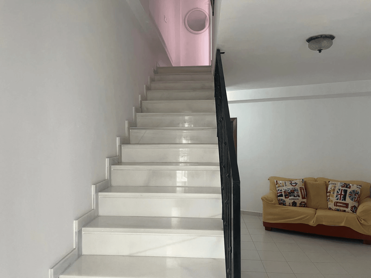 Casa reformada en el centro de El Vergel con terraza y vistas al Monte de Segaria