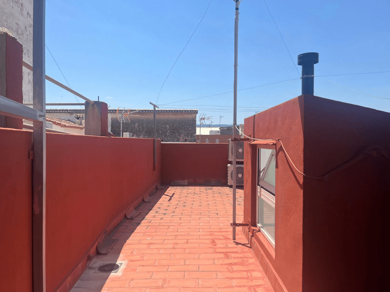 Casa reformada en el centro de El Vergel con terraza y vistas al Monte de Segaria