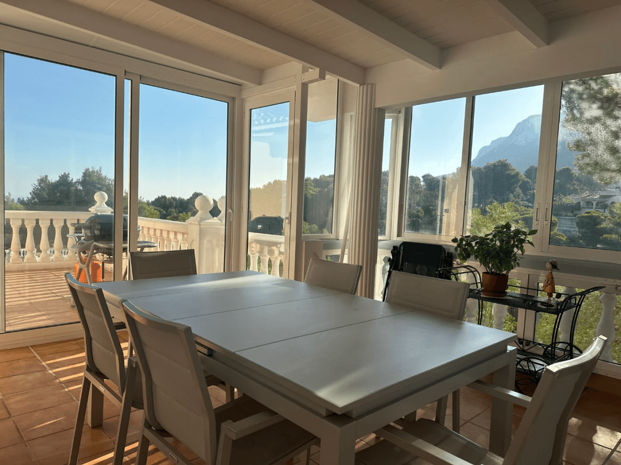 Lujoso Chalet con parcela amplia en venta en Denia