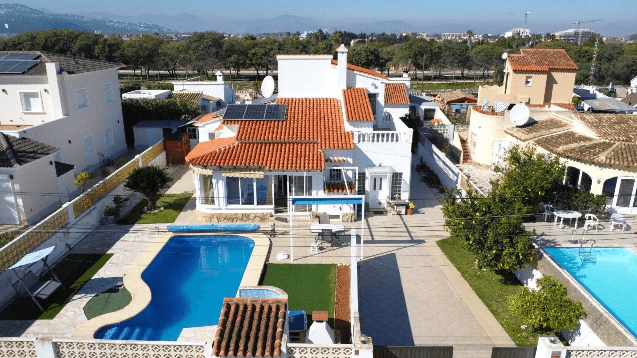 Villa con 4 dormitorios, piscina, apartamento de invitados, Els Poblets