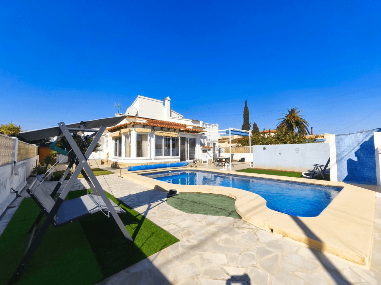 Villa con 4 dormitorios, piscina, apartamento de invitados, Els Poblets