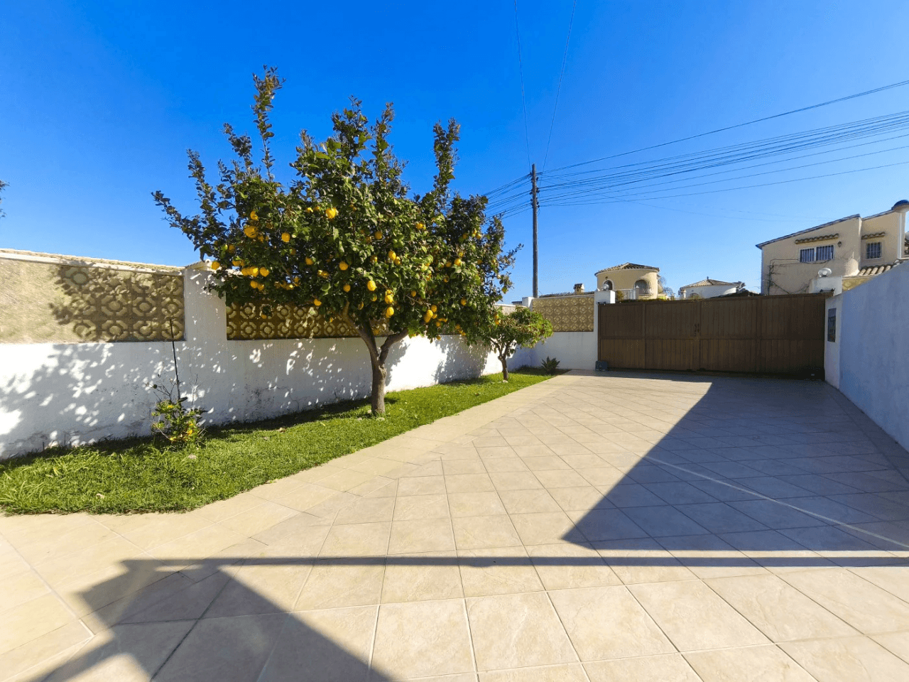 Villa con 4 dormitorios, piscina, apartamento de invitados, Els Poblets