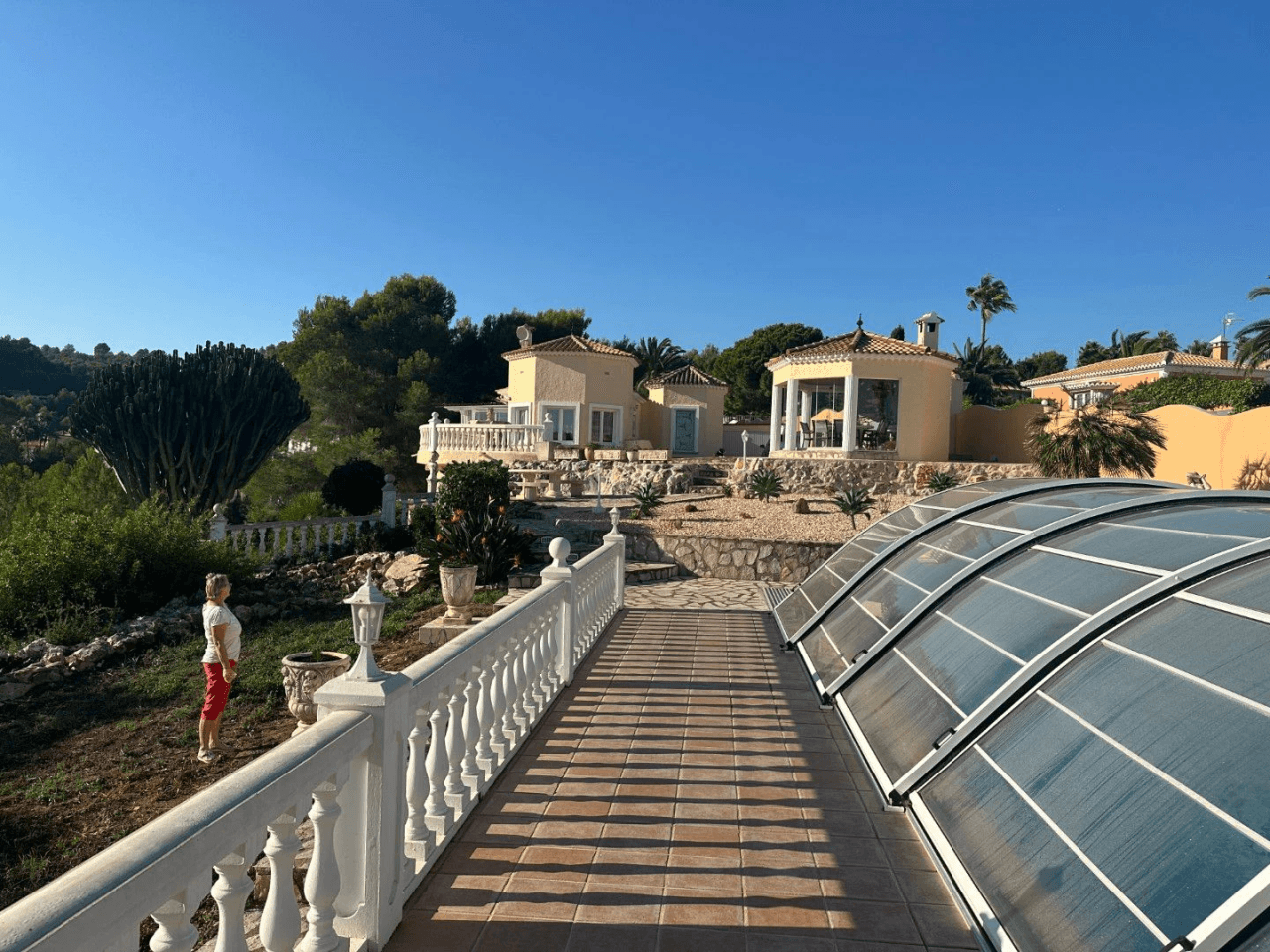Lujoso Chalet con parcela amplia en venta en Denia