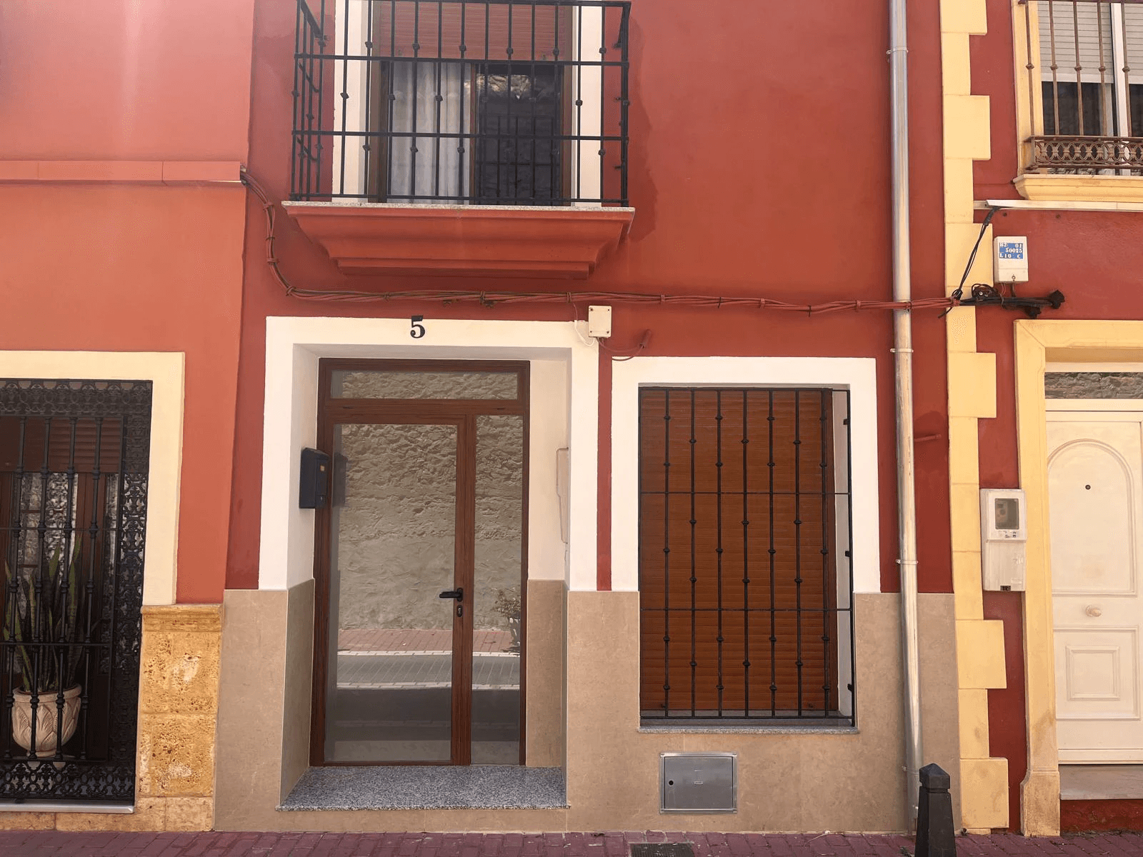 Casa reformada en el centro de El Vergel con terraza y vistas al Monte de Segaria